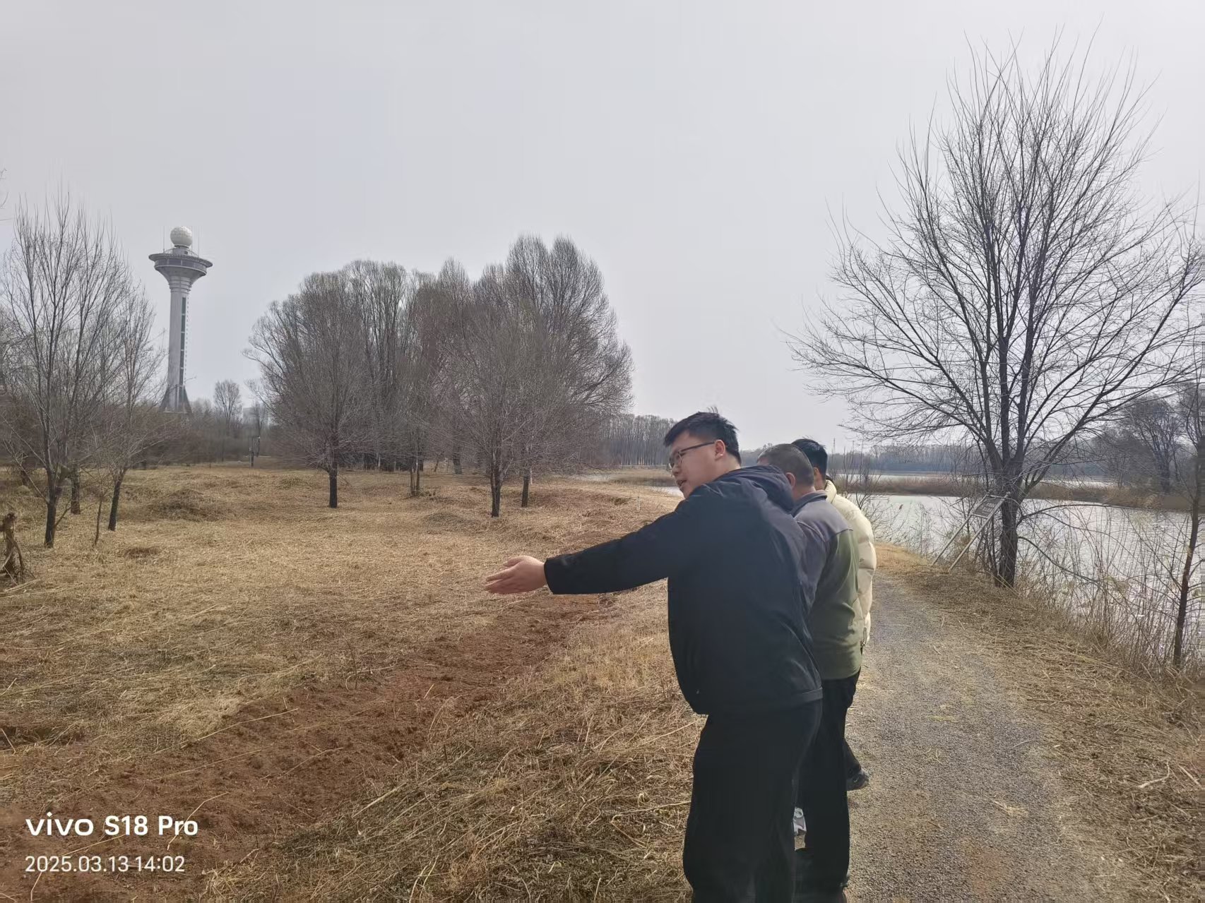 25.3.13防洪看現(xiàn)場(chǎng).jpg